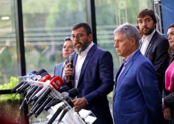 Paulo Teixeira e equipe estão no estado para tratar de ações para enfrentamento da estiagem. Foto: Alex Pazuello