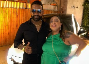 A influenciadora disse que é muito fã do cantor do arrocha e o confundiu com o sósia. Foto: Reprodução/Instagram