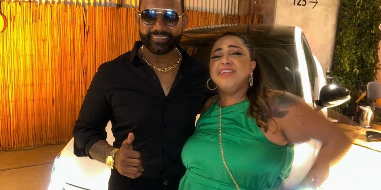 A influenciadora disse que é muito fã do cantor do arrocha e o confundiu com o sósia. Foto: Reprodução/Instagram