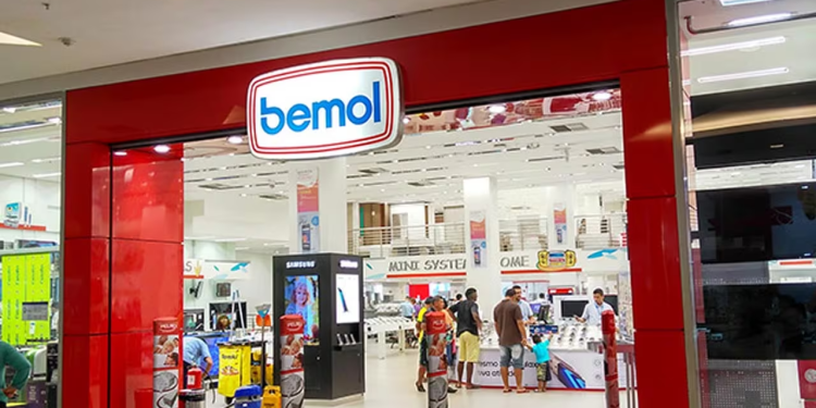 Com menos de 20 dias, segundo a consumidora, um frigobar deu defeito. Foto: Reprodução