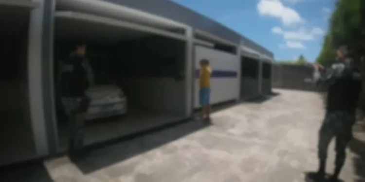 Assim que os policiais chegaram, viram que o homem não estava nada em apuros. Foto: Reprodução