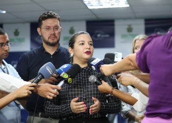 O mutirão para emissão da nova CIN tem como público-alvo aquelas pessoas que necessitem, com urgência, do documento de identidade, diz a secretária da Sejusc, Jussara Pedrosa. Foto: Antonio Lima/Secom