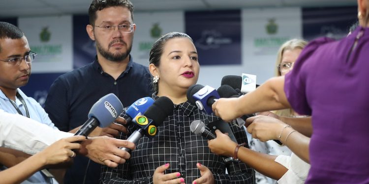 O mutirão para emissão da nova CIN tem como público-alvo aquelas pessoas que necessitem, com urgência, do documento de identidade, diz a secretária da Sejusc, Jussara Pedrosa. Foto: Antonio Lima/Secom