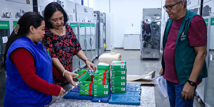 A ação ocorre em conjunto com a multivacinação infantil. Foto: Artur Barbosa/Semsa
