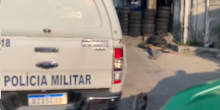 O homem estava sendo acusado de roubo. Foto: Reprodução