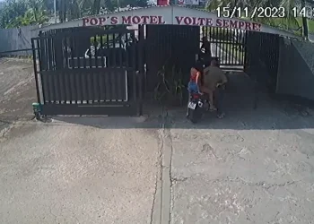 Ele estava com uma mulher na garupa da moto. Foto: Reprodução