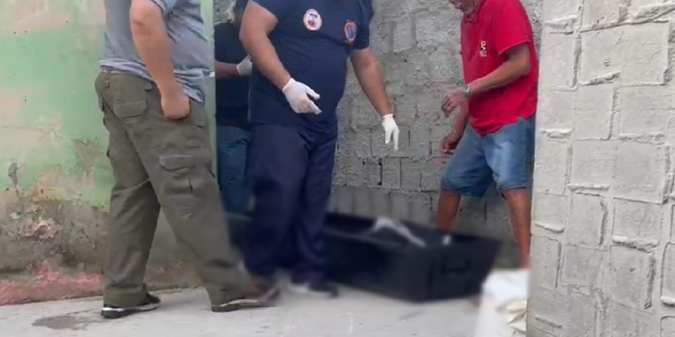 O corpo foi removido pelo Instituto Médico Legal (IML). Foto: Divulgação