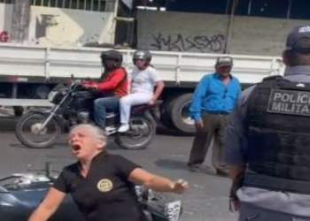 A mulher chegou rapidamente ao local. Foto: Reprodução