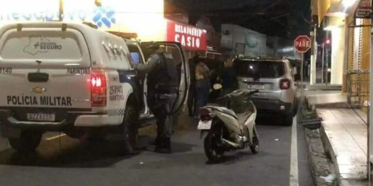 A vítima acionou a Polícia Militar ao sofrer a agressão dentro de um carro. Foto: Reprodução