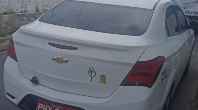 Carro da vítima que foi encontrado próximo ao local do corpo