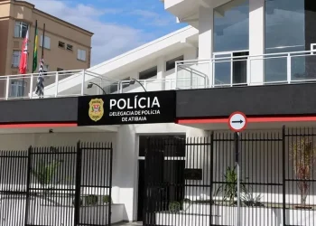 A mulher se entregou logo em seguida na delegacia. Foto: Reprodução