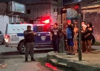 O terceiro homicídio da noite de sábado (2) em Manaus. Foto: Reprodução