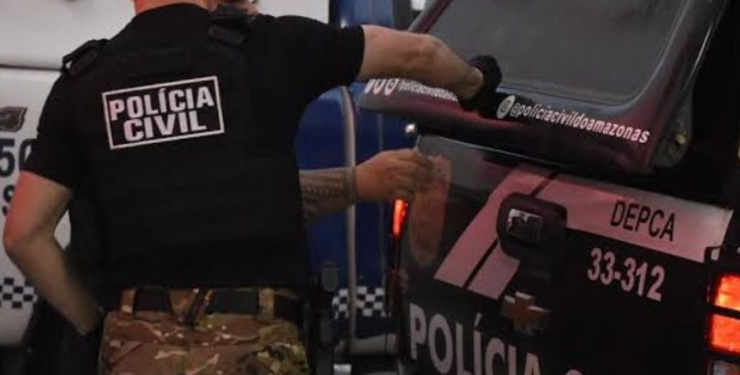 O homem foi levado à delegacia. Foto: Reprodução