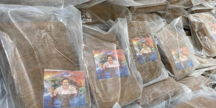 Material era armazenado dentro de transformadores de energia e enviados para vários estados do país. Foto: Erlon Rodrigues/PC-AM