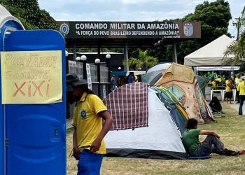 Defensores do bolsonarismo e anti petismo foram para a frente de comandos militares pedir intervenção militar. Foto: Revista Cenarium/ Arquivo