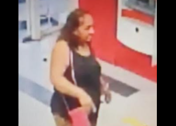 A comparsa se fingiu de cliente. Foto: Reprodução