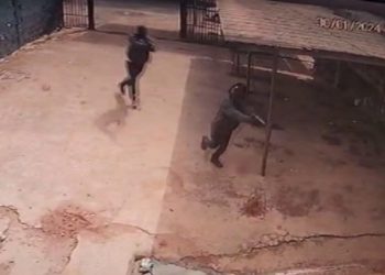 O crime ocorreu nesta terça-feira (30) e foi filmado por câmeras de segurança. Foto: Reprodução