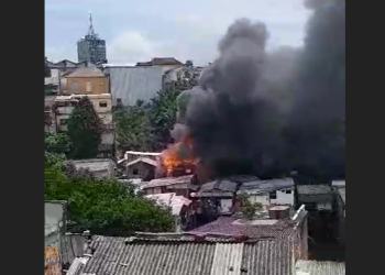 O incêndio foi registrado na tarde deste sábado (20). Foto: Reprodução