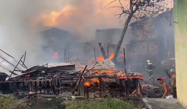 Ninguém se feriu, mas várias casas foram destruídas. Foto: Reprodução