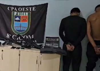 Dois dos envolvidos foram presos e levados à delegacia. Foto: Reprodução