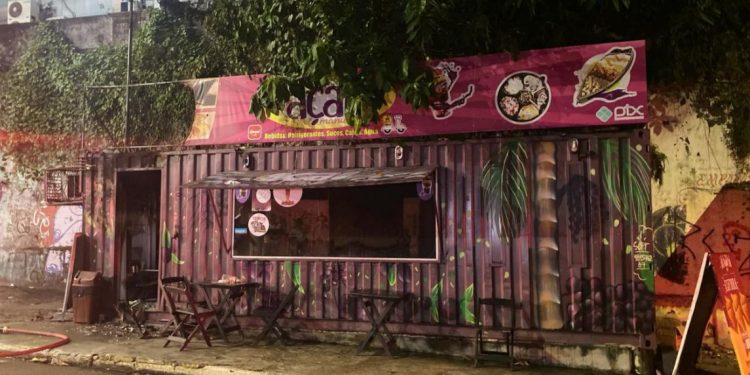 O incêndio ocorreu na noite desta sexta-feira (23) e não houve feridos. Foto: Reprodução