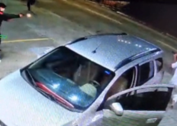 A esposa do PM estava dentro do estabelecimento. Foto: Reprodução