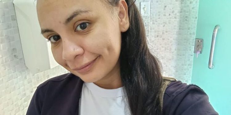 Flávia Kethlen, de 29 anos tem um filho pequeno. Foto: Reprodução