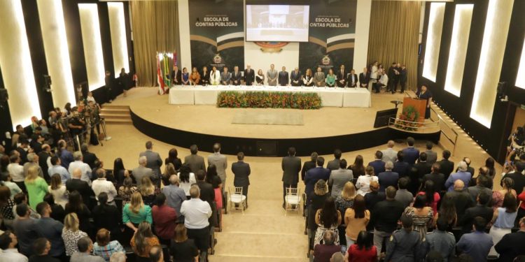 O destaque foi registrado em um auditório lotado na abertura oficial do ano letivo da ECP na manhã desta segunda-feira (11). Foto: Filipe Jazz