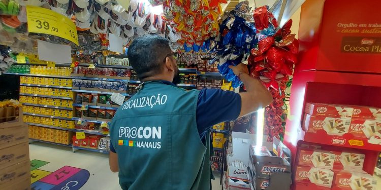 A pesquisa visa proteger os consumidores ao monitorar preços e ofertas dos produtos na cidade. Foto: Divulgação / Procon Manaus