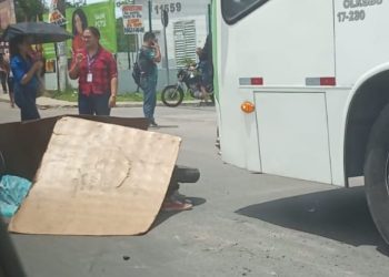 A jovem usava capacete, mas o acidente foi muito violento. Foto: Reprodução