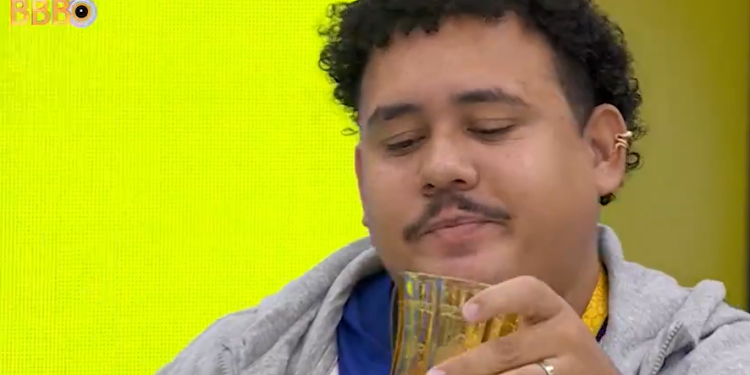 O capoeirista participou do Almoço do Anjo que é justamente Pitel, a sister que ele se declaroe. Foto: Reprodução