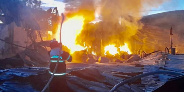 Equipes da capital foram enviadas para ajudar no combate ao sinistro. Foto: Divulgação/CBMAM