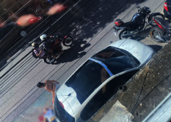 Três homens que supostamente esconderam o rosto chegaram atirando. Foto: Divulgação