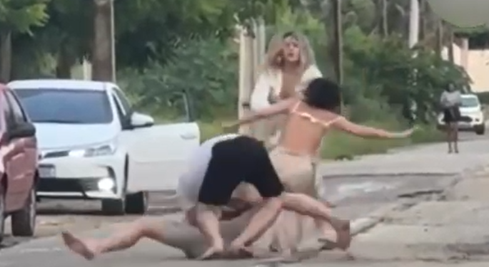 Toda a confusão foi registrada e teria sido iniciado por ciúmes. Foto: Reprodução