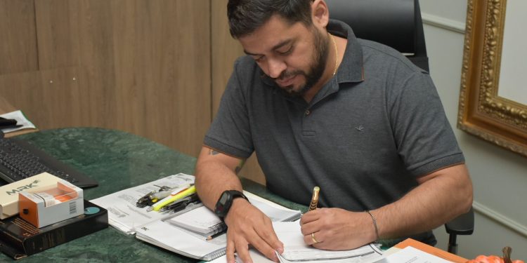 O lançamento acontecerá no dia 23 de maio, às 18h30, na Academia Amazonense de Letras (AAL). Foto: Divulgação