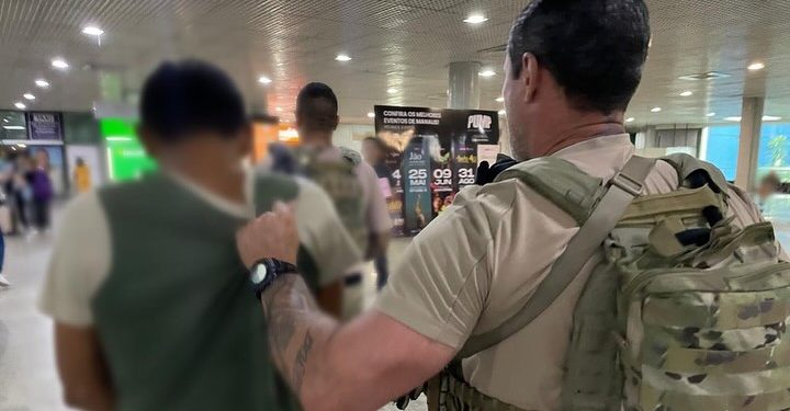 Vídeo: avô que estupr0u a neta ainda com cordão umbilical chega a Manaus com escolta fortemente armada