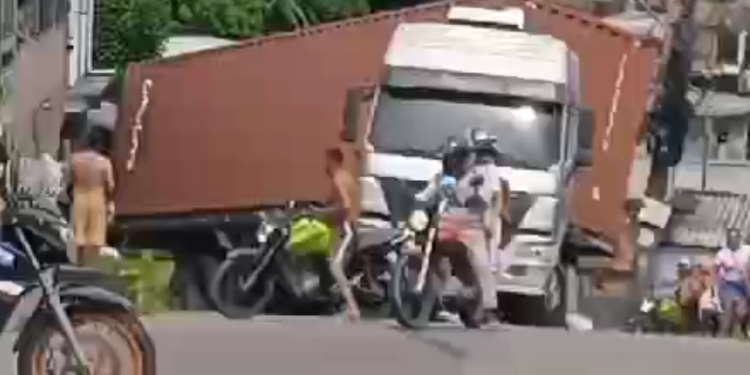 Por sorte, nenhum morador se feriu. Foto: Reprodução