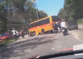 Vídeo: segundo acidente envolvendo 'Amarelinho' deixa motoqueiro ferido na ZL