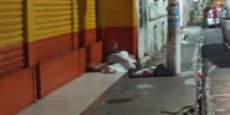 Dedos quebrados: conhecido por roubar no Centro é brutalmente espancado pela população