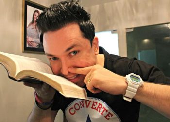 Pastor diz me beijou a filha na boca só para dizer ao futuro namorado: "Você é o segundo, eu já a beijei"