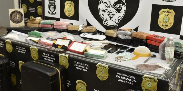 Seis indivíduos foram presos, em flagrante, por tráfico de drogas e associação para o tráfico de drogas. Foto: Erlon Rodrigues/PC-AM