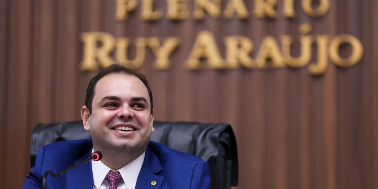 Proposta de Roberto Cidade que amplia a atenção aos pacientes com diabetes vira Lei