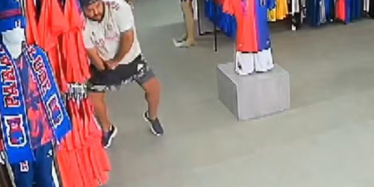 O homem ainda não foi identificado. Foto: Reprodução