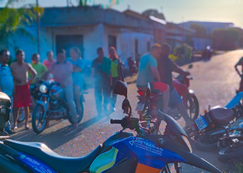 Os dois colidiram de frente, mas o entregador não resistiu. Foto: Reprodução/Facebook