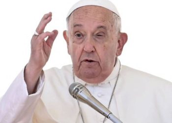 Papa Francisco volta a gerar polêmica por dizer que há um ar de vi@dagem na Igreja