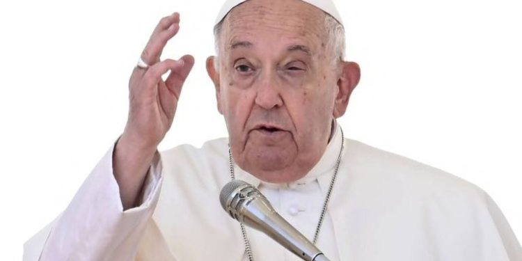 Papa Francisco volta a gerar polêmica por dizer que há um ar de vi@dagem na Igreja