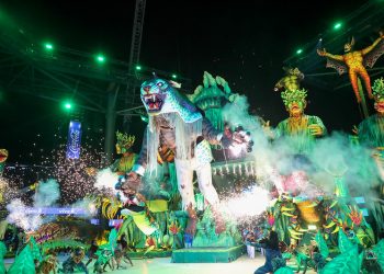 Esse é seu 26º título e durante a apuração os dois empataram na segunda noite, mas o Caprichoso conseguiu reverter a diferença com o último dia. Foto: Alex Pazuello/ Secom