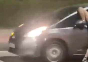 VÍDEO: Assalto dá errado e ladrão acaba arrastado por motorista em alta velocidade