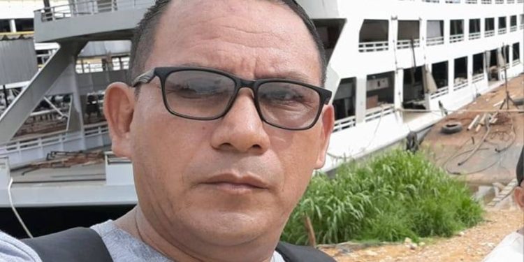 Ao pular de uma balsa para a outra, homem cai no rio e morre afogado no Porto do São Raimundo