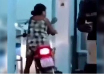 Cansada de esperar por atendimento, mulher entra com moto na UPA e acordar médicos de forma inusitada; VEJA